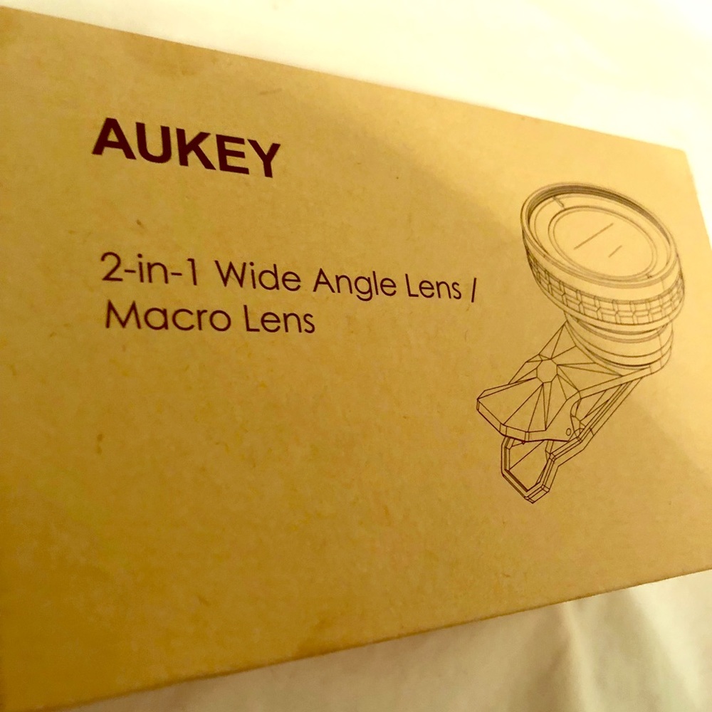 Aukey 2 in 1 Wide Angle and Macro Angle Lens